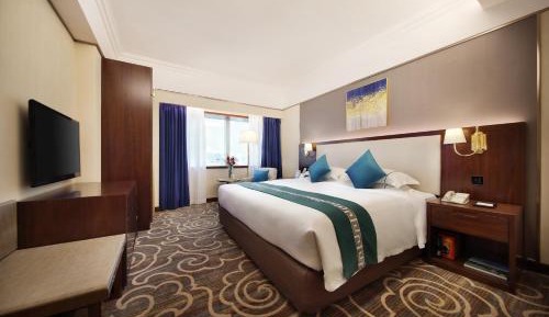 Business Queen Room