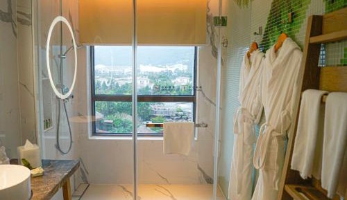 Premium Twin Room with Mountain view