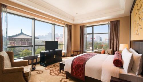 Deluxe King Suite
