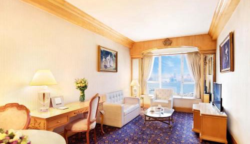 Deluxe Suite