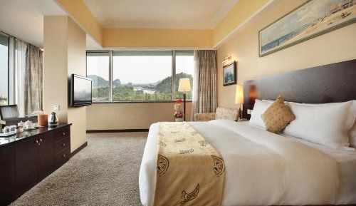Deluxe Double Room with Lake View