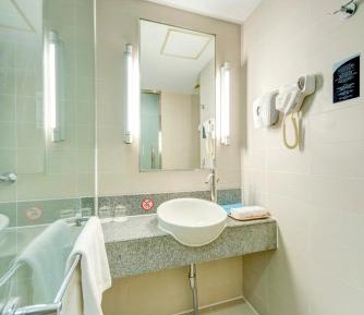 Standard Twin Room with Air Purifier