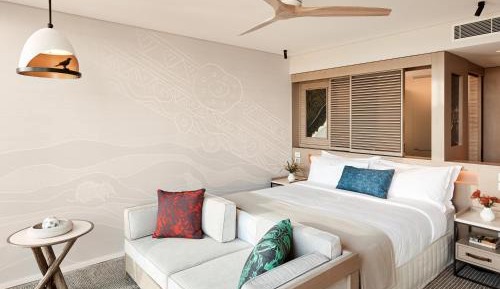 Bushland Room with Breakfast & Zoo Admission