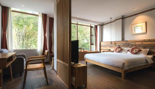 Deluxe King Room with River View