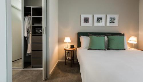 Deluxe One-Bedroom Suite - Bournemouth