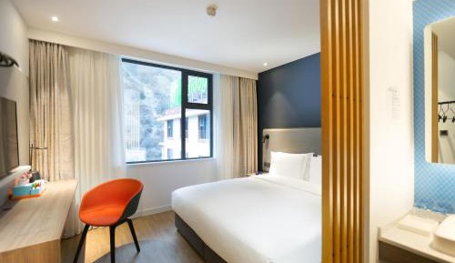 King Room with Mountain View