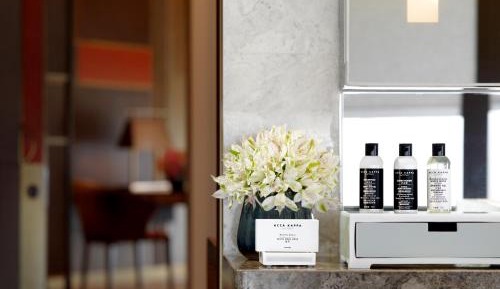 Deluxe Suite with 180° Panoramic View