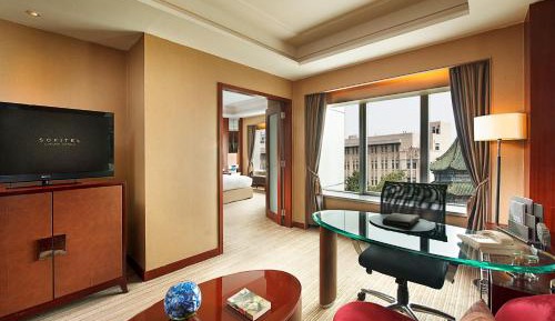 Prestige Suite King Bed(Free Extra Bed)