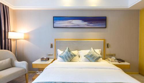 Deluxe Queen Room
