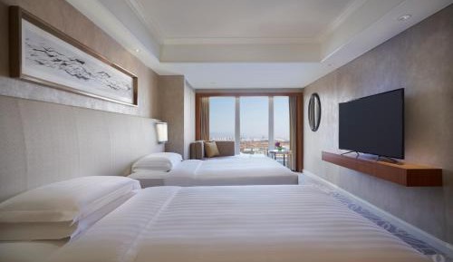 Two-Bedroom Family Suite, 1 King Bed & 2 Twin Beds