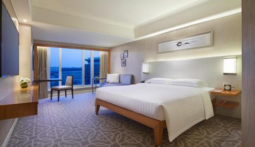 1 King Bed