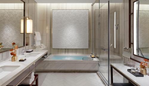 Premier King Room
