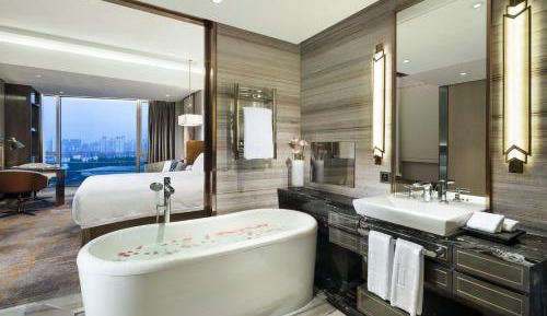 Executive Club King Room