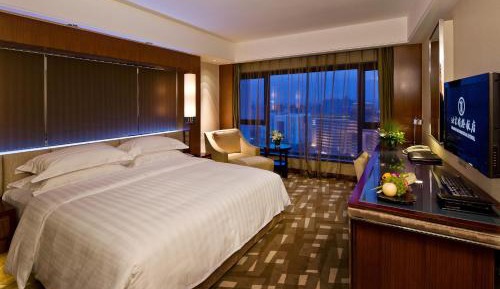 Business King Bed Room