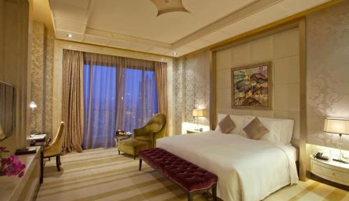 Chateau Deluxe King Room