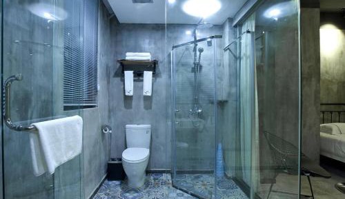 Emerald Pool King Size Room(206)