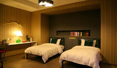 Twin Room with Terrace (Basement)