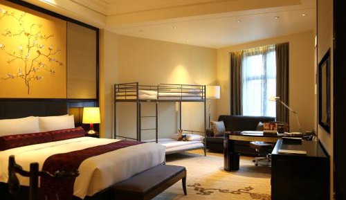Family King Room with Bunk Beds