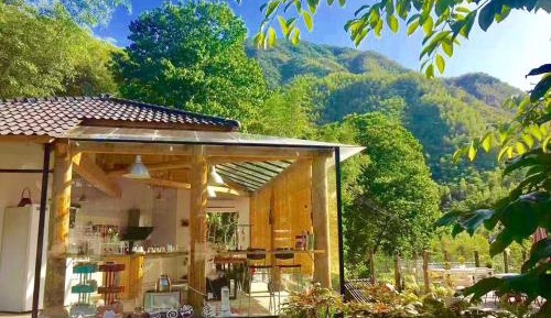 King Room with Mountain View