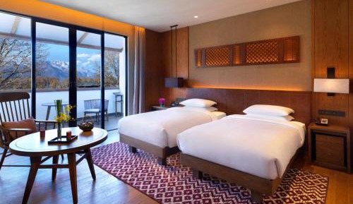 Deluxe Twin Room with Mountain View