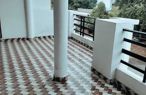 Gomti Nagar Apartment | Spacious Peaceful Apartment for Two Families in Lucknow