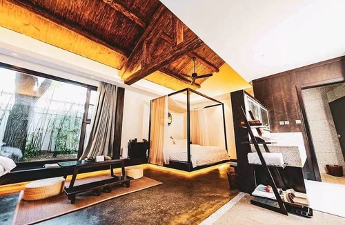 Lintong Qu Bed & Breakfast | BIG HOUSEliyugewenquantingyuanxiaozhu