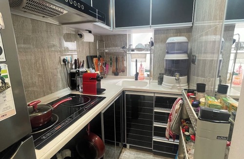 Yau Tsim Mong House | Charming 2-bedroom building in welcoming Kowloon with sunset view balcony