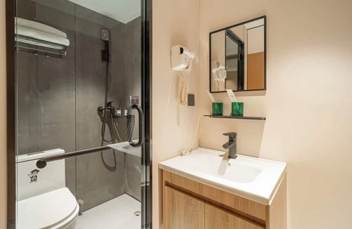 Wantiguan Hotel | Captain No. 5 Youth Hotel