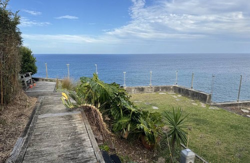 Vaucluse House | Coastal Luxury: Cliff-Top Home with Ocean Views & Modern Comforts