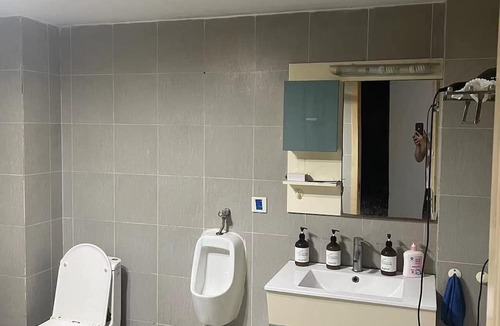 Jiang Bei Apartment | Friendly shared gay guesthouse in Guanyinqiao, Chongqing.