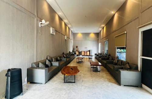 Noida House | Terrific 6-bedroom house in Noida