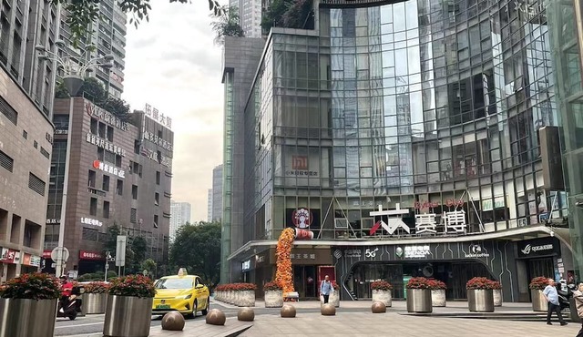Friendly shared gay guesthouse in Guanyinqiao, Chongqing.