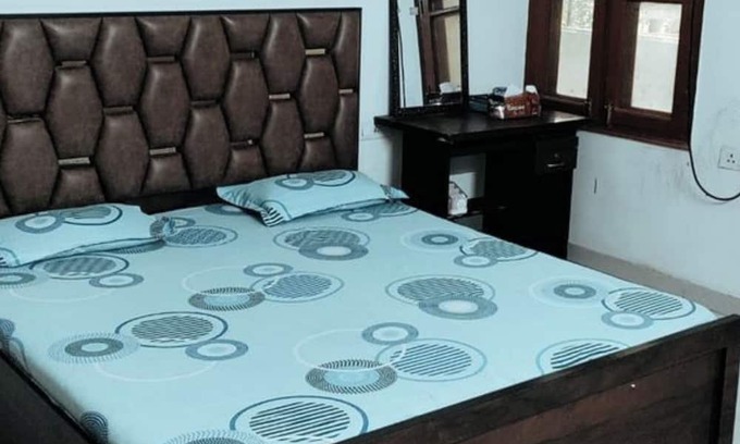 Gomti Nagar Apartment | Spacious Peaceful Apartment for Two Families in Lucknow